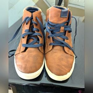 Boys gently used boots